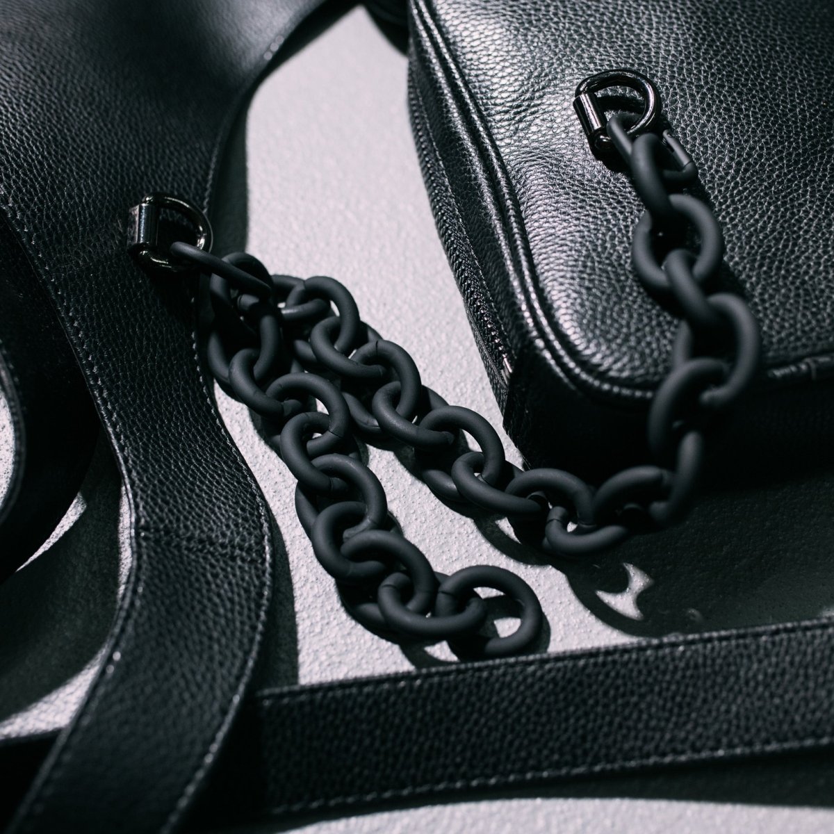 RARRI BOYS®LIMITED BODYBAG BLACK